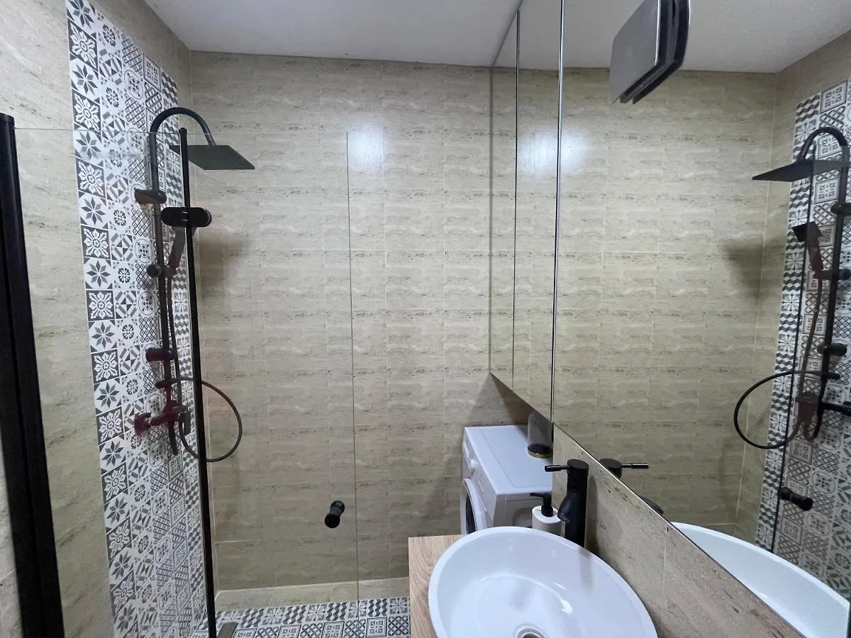 Riverside Luxury Apartment Near President Palace 부쿠레슈티